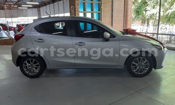 Nunua Ilio tumika Mazda 2 Silver Gari ndani ya Ezulwini nchini Hhohho Nunua Ilio tumika Mazda 2 Silver Gari ndani ya Ezulwini nchini Hhohho