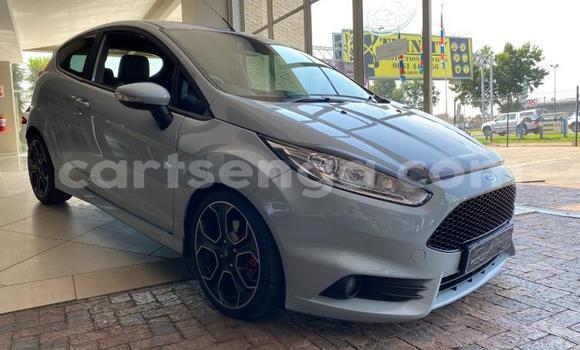 Nunua Ilio tumika Ford Fiesta ST Silver Gari ndani ya Ezulwini nchini Hhohho