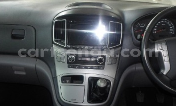 Acheter Occasion Voiture Hyundai H1 Blanc à Bhunya, Manzini Acheter Occasion Voiture Hyundai H1 Blanc à Bhunya, Manzini