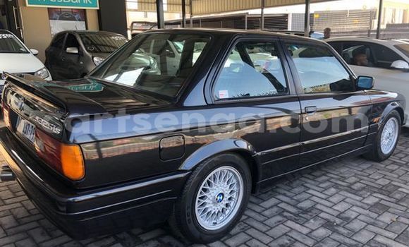 Nunua Ilio tumika BMW 326 Black Gari ndani ya Bulembu nchini Hhohho Nunua Ilio tumika BMW 326 Black Gari ndani ya Bulembu nchini Hhohho