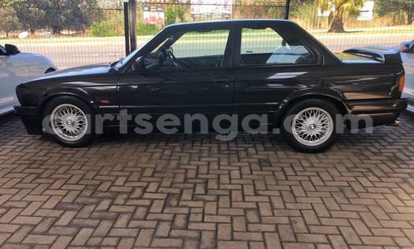 Nunua Ilio tumika BMW 326 Black Gari ndani ya Bulembu nchini Hhohho Nunua Ilio tumika BMW 326 Black Gari ndani ya Bulembu nchini Hhohho