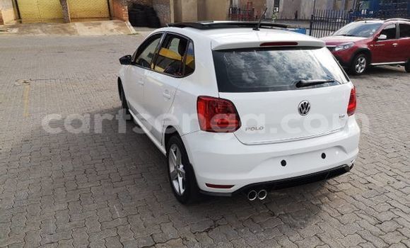 Buy Used Volkswagen Polo White Car in Bulembu in Hhohho Buy Used Volkswagen Polo White Car in Bulembu in Hhohho