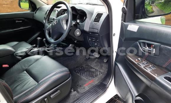 Acheter Occasion Voiture Toyota Fortuner Blanc à Hlatikulu, Shiselweni District Acheter Occasion Voiture Toyota Fortuner Blanc à Hlatikulu, Shiselweni District