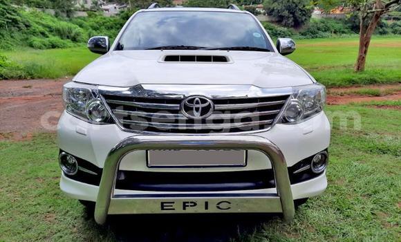 Acheter Occasion Voiture Toyota Fortuner Blanc à Hlatikulu, Shiselweni District Acheter Occasion Voiture Toyota Fortuner Blanc à Hlatikulu, Shiselweni District