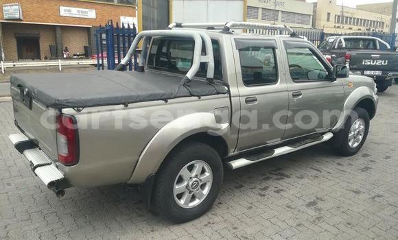Buy Used Nissan NP 300 Silver Car in Ezulwini in Hhohho Buy Used Nissan NP 300 Silver Car in Ezulwini in Hhohho