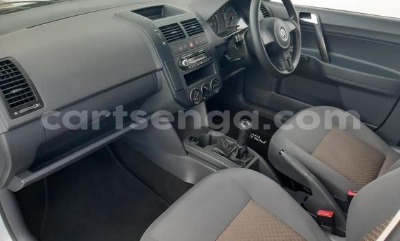 Nunua Ilio tumika Volkswagen Polo Silver Gari ndani ya Big Bend nchini Lubombo Nunua Ilio tumika Volkswagen Polo Silver Gari ndani ya Big Bend nchini Lubombo