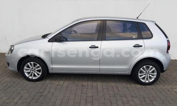 Nunua Ilio tumika Volkswagen Polo Silver Gari ndani ya Big Bend nchini Lubombo Nunua Ilio tumika Volkswagen Polo Silver Gari ndani ya Big Bend nchini Lubombo