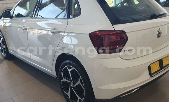 Nunua Ilio tumika Volkswagen Polo White Gari ndani ya Ezulwini nchini Hhohho Nunua Ilio tumika Volkswagen Polo White Gari ndani ya Ezulwini nchini Hhohho