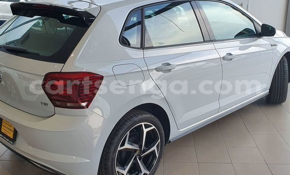 Nunua Ilio tumika Volkswagen Polo White Gari ndani ya Ezulwini nchini Hhohho Nunua Ilio tumika Volkswagen Polo White Gari ndani ya Ezulwini nchini Hhohho