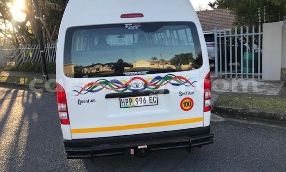 Buy Used Toyota Hiace White Car in Ezulwini in Hhohho Buy Used Toyota Hiace White Car in Ezulwini in Hhohho