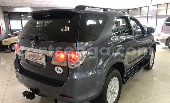 Acheter Occasion Voiture Toyota Fortuner Gris à Ezulwini, Hhohho Acheter Occasion Voiture Toyota Fortuner Gris à Ezulwini, Hhohho