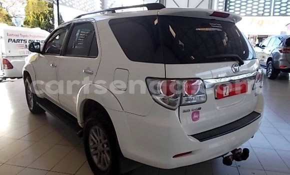 Nunua Ilio tumika Toyota Fortuner White Gari ndani ya Hlatikulu nchini Wilaya ya Shiselweni Nunua Ilio tumika Toyota Fortuner White Gari ndani ya Hlatikulu nchini Wilaya ya Shiselweni