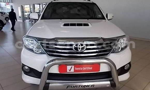 Nunua Ilio tumika Toyota Fortuner White Gari ndani ya Hlatikulu nchini Wilaya ya Shiselweni Nunua Ilio tumika Toyota Fortuner White Gari ndani ya Hlatikulu nchini Wilaya ya Shiselweni