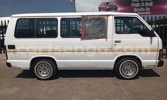 Nunua Ilio tumika Toyota Hiace White Gari ndani ya Big Bend nchini Lubombo Nunua Ilio tumika Toyota Hiace White Gari ndani ya Big Bend nchini Lubombo
