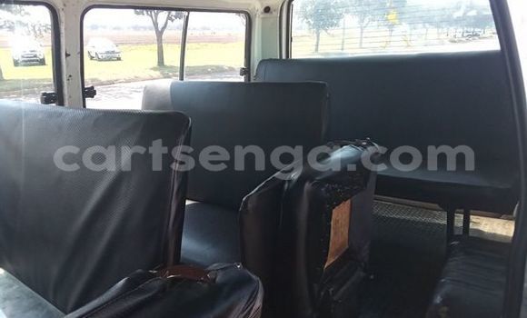 Nunua Ilio tumika Toyota Hiace White Gari ndani ya Big Bend nchini Lubombo Nunua Ilio tumika Toyota Hiace White Gari ndani ya Big Bend nchini Lubombo