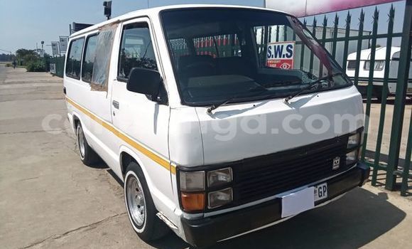 Nunua Ilio tumika Toyota Hiace White Gari ndani ya Big Bend nchini Lubombo Nunua Ilio tumika Toyota Hiace White Gari ndani ya Big Bend nchini Lubombo