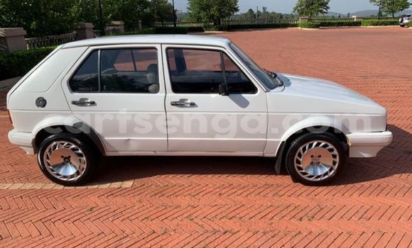 Acheter Occasion Voiture Volkswagen Golf Blanc à Hlatikulu, Shiselweni District Acheter Occasion Voiture Volkswagen Golf Blanc à Hlatikulu, Shiselweni District