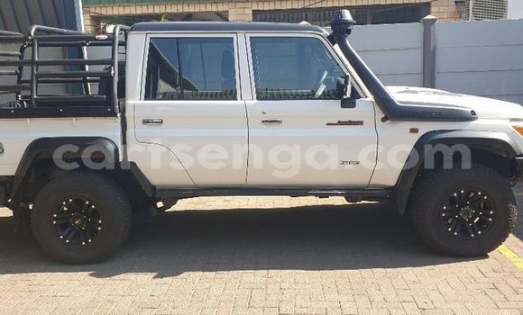 Acheter Occasion Voiture Toyota Land Cruiser Blanc à Ezulwini, Hhohho Acheter Occasion Voiture Toyota Land Cruiser Blanc à Ezulwini, Hhohho
