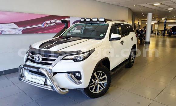 Acheter Occasion Voiture Toyota Fortuner Blanc à Big Bend, Lubombo