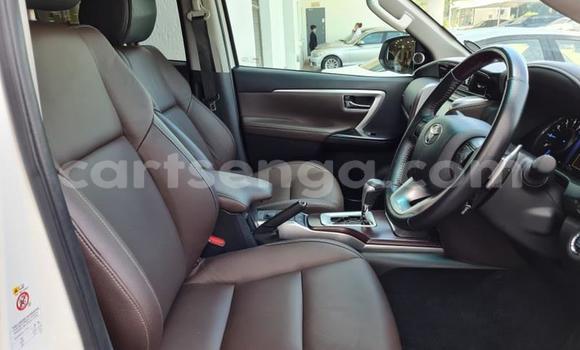 Nunua Ilio tumika Toyota Fortuner White Gari ndani ya Big Bend nchini Lubombo Nunua Ilio tumika Toyota Fortuner White Gari ndani ya Big Bend nchini Lubombo