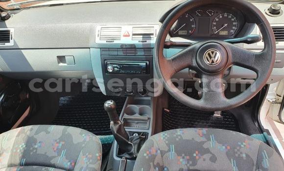 Nunua Ilio tumika Volkswagen Caddy White Gari ndani ya Ezulwini nchini Hhohho Nunua Ilio tumika Volkswagen Caddy White Gari ndani ya Ezulwini nchini Hhohho