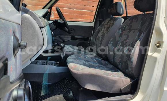 Nunua Ilio tumika Volkswagen Caddy White Gari ndani ya Ezulwini nchini Hhohho Nunua Ilio tumika Volkswagen Caddy White Gari ndani ya Ezulwini nchini Hhohho