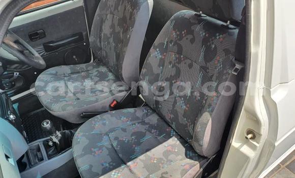 Nunua Ilio tumika Volkswagen Caddy White Gari ndani ya Ezulwini nchini Hhohho Nunua Ilio tumika Volkswagen Caddy White Gari ndani ya Ezulwini nchini Hhohho