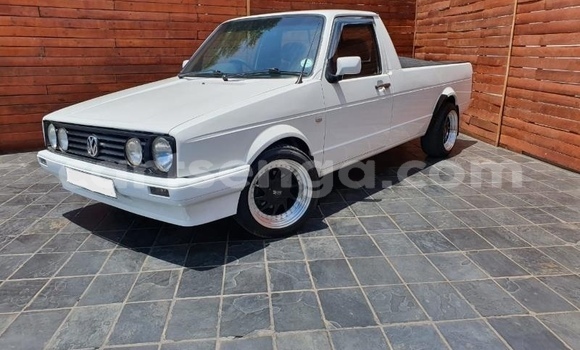 Nunua Ilio tumika Volkswagen Caddy White Gari ndani ya Ezulwini nchini Hhohho Nunua Ilio tumika Volkswagen Caddy White Gari ndani ya Ezulwini nchini Hhohho