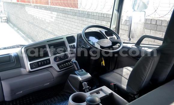 Nunua Ilio tumika Nissan UD White Lori ndani ya Big Bend nchini Lubombo Nunua Ilio tumika Nissan UD White Lori ndani ya Big Bend nchini Lubombo