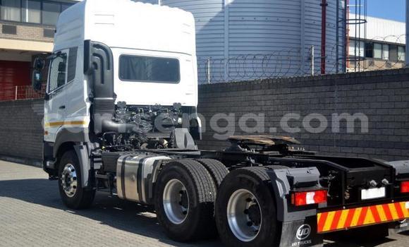 Nunua Ilio tumika Nissan UD White Lori ndani ya Big Bend nchini Lubombo Nunua Ilio tumika Nissan UD White Lori ndani ya Big Bend nchini Lubombo