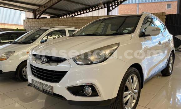 Nunua Ilio tumika Hyundai ix35 White Gari ndani ya Bulembu nchini Hhohho Nunua Ilio tumika Hyundai ix35 White Gari ndani ya Bulembu nchini Hhohho