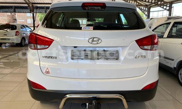 Acheter Occasion Voiture Hyundai ix35 Blanc à Bulembu, Hhohho Acheter Occasion Voiture Hyundai ix35 Blanc à Bulembu, Hhohho
