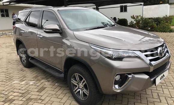 Acheter Occasion Voiture Toyota Fortuner Beige à Ezulwini, Hhohho Acheter Occasion Voiture Toyota Fortuner Beige à Ezulwini, Hhohho