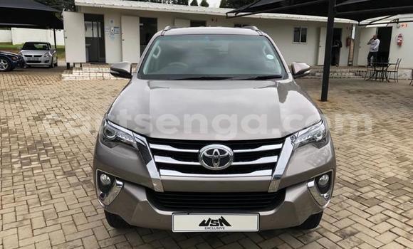 Acheter Occasion Voiture Toyota Fortuner Beige à Ezulwini, Hhohho Acheter Occasion Voiture Toyota Fortuner Beige à Ezulwini, Hhohho