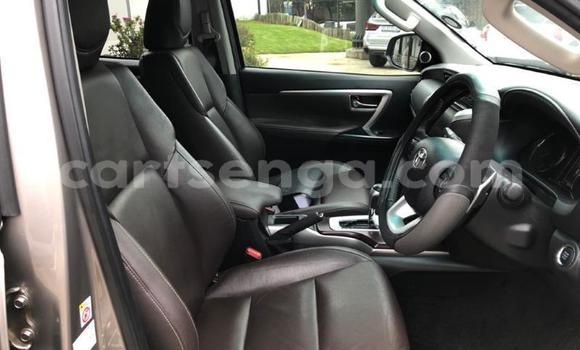 Acheter Occasion Voiture Toyota Fortuner Beige à Ezulwini, Hhohho Acheter Occasion Voiture Toyota Fortuner Beige à Ezulwini, Hhohho