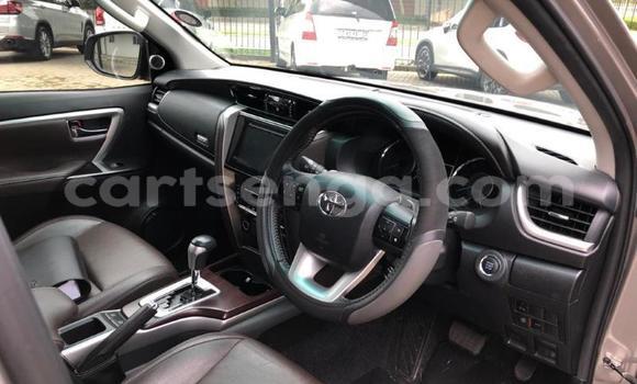 Acheter Occasion Voiture Toyota Fortuner Beige à Ezulwini, Hhohho Acheter Occasion Voiture Toyota Fortuner Beige à Ezulwini, Hhohho
