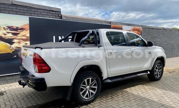 Nunua Ilio tumika Toyota Hilux White Gari ndani ya Ezulwini nchini Hhohho Nunua Ilio tumika Toyota Hilux White Gari ndani ya Ezulwini nchini Hhohho