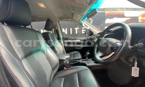 Nunua Ilio tumika Toyota Hilux White Gari ndani ya Ezulwini nchini Hhohho Nunua Ilio tumika Toyota Hilux White Gari ndani ya Ezulwini nchini Hhohho