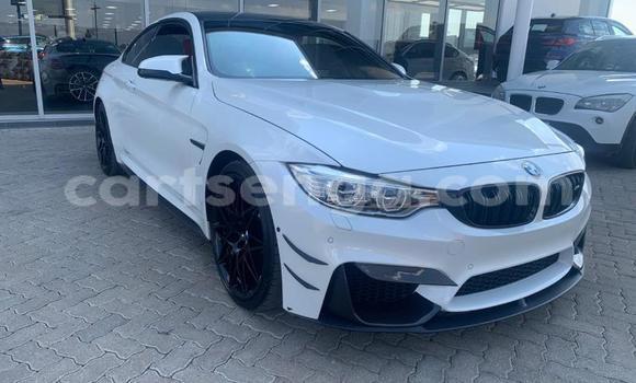 Nunua Ilio tumika BMW M4 White Gari ndani ya Ezulwini nchini Hhohho Nunua Ilio tumika BMW M4 White Gari ndani ya Ezulwini nchini Hhohho