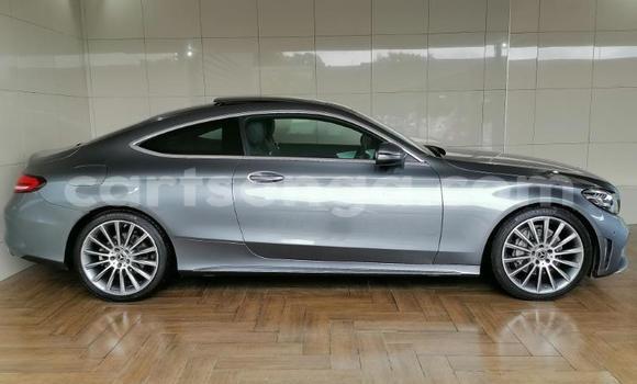 Nunua Ilio tumika Mercedes‒Benz C–Class Silver Gari ndani ya Big Bend nchini Lubombo Nunua Ilio tumika Mercedes‒Benz C–Class Silver Gari ndani ya Big Bend nchini Lubombo