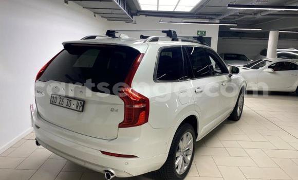 Nunua Ilio tumika Volvo XC90 White Gari ndani ya Ezulwini nchini Hhohho Nunua Ilio tumika Volvo XC90 White Gari ndani ya Ezulwini nchini Hhohho
