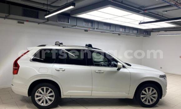 Nunua Ilio tumika Volvo XC90 White Gari ndani ya Ezulwini nchini Hhohho Nunua Ilio tumika Volvo XC90 White Gari ndani ya Ezulwini nchini Hhohho