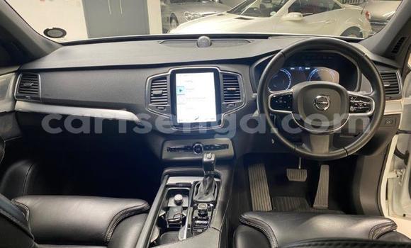 Nunua Ilio tumika Volvo XC90 White Gari ndani ya Ezulwini nchini Hhohho Nunua Ilio tumika Volvo XC90 White Gari ndani ya Ezulwini nchini Hhohho