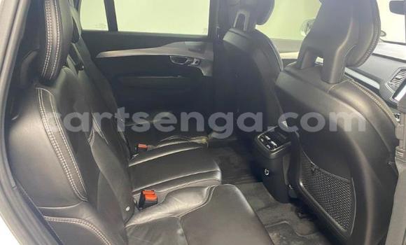 Nunua Ilio tumika Volvo XC90 White Gari ndani ya Ezulwini nchini Hhohho Nunua Ilio tumika Volvo XC90 White Gari ndani ya Ezulwini nchini Hhohho