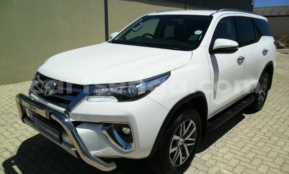Acheter Occasion Voiture Toyota Fortuner Blanc à Manzini, Manzini