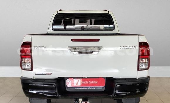 Acheter Occasion Voiture Toyota Hilux Blanc à Hlatikulu, Shiselweni District Acheter Occasion Voiture Toyota Hilux Blanc à Hlatikulu, Shiselweni District