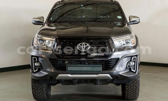 Buy Used Toyota Hilux Silver Car in Ezulwini in Hhohho Buy Used Toyota Hilux Silver Car in Ezulwini in Hhohho