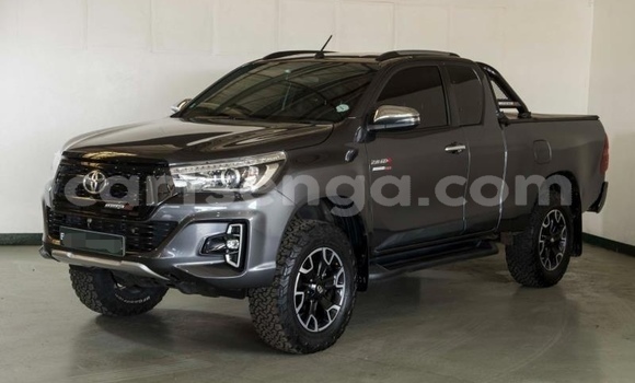 Buy Used Toyota Hilux Silver Car in Ezulwini in Hhohho Buy Used Toyota Hilux Silver Car in Ezulwini in Hhohho