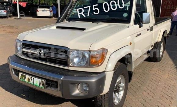 Buy Used Toyota Hilux White Car in Manzini in Manzini Buy Used Toyota Hilux White Car in Manzini in Manzini