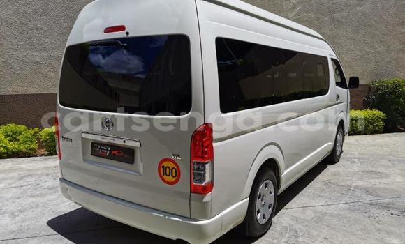 Acheter Occasion Voiture Toyota 4Runner Blanc à Mbabane, Manzini Acheter Occasion Voiture Toyota 4Runner Blanc à Mbabane, Manzini